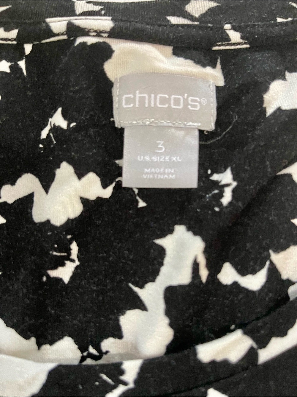 Chico's Black & White Open-Front Cardigan and Matching Chicos Tank Set - Picture 6 of 12